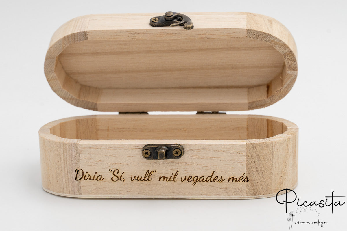 Personalisierte Holzkiste für Brautpaare