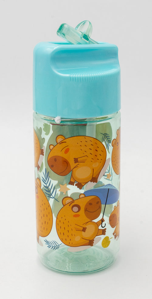 Transparente Polypropylenflasche mit Capybara-Motiven und blauem Verschluss mit Klappmundstück