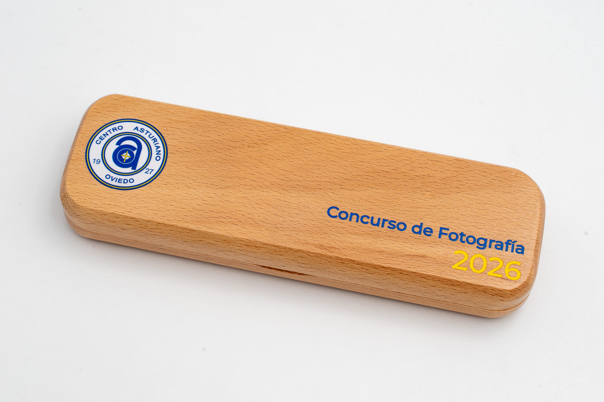 Etui mit farbigem Logo und Text für einen Fotowettbewerb.