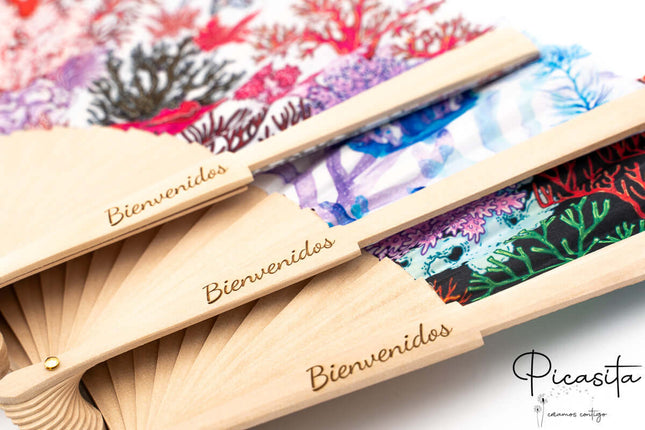 abanicos_de_madera_y_tela_estampados_coral