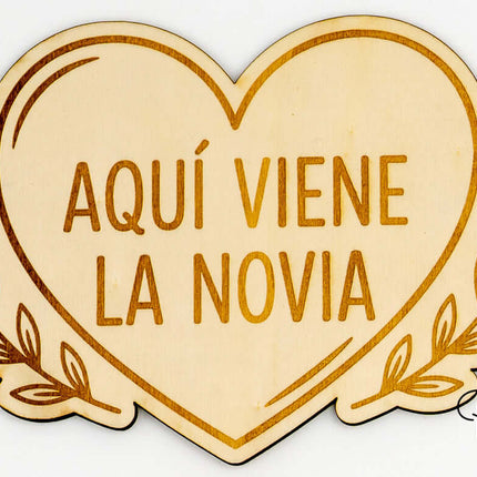 Cartel Aqui Llega la Novia