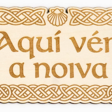 Cartel Aqui Llega la Novia