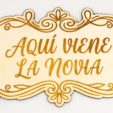 Cartel Aqui Viene la Novia
