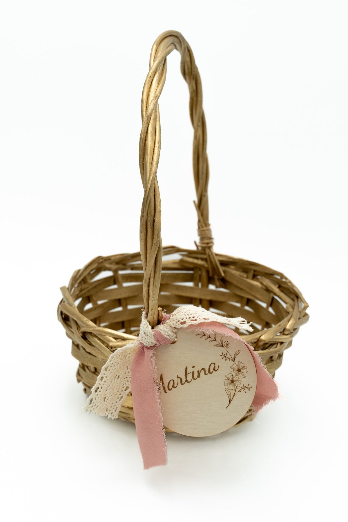 Goldener Korb mit hohem Henkel, rosa Schleife und dem Namen Martina
