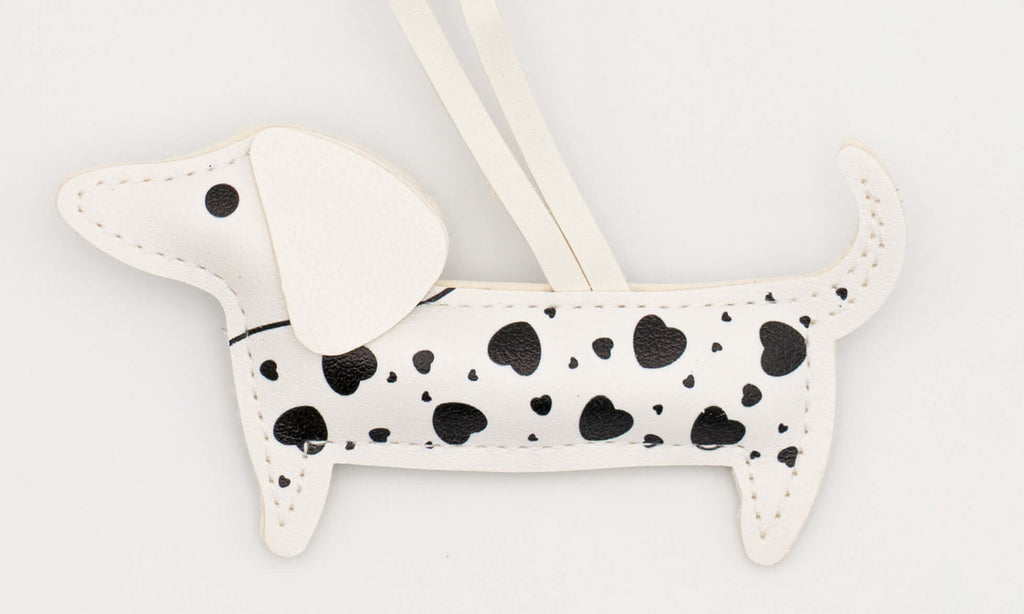 Colgantes para Bolsos de Cuero PU Perro Salchicha Blanco Corazones Negros