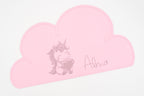 Rosa Wolken-Tischset mit dem Namen Alma und einem Einhorn