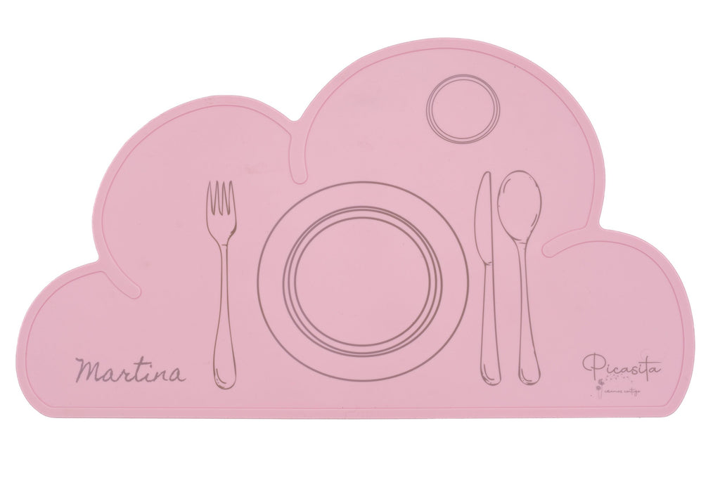 Rosa Wolken-Tischset mit dem Namen Martina und gezeichnetem Tischgedeck