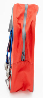 Vista lateral de mochila roja de Spiderman mostrando el perfil del compartimento y la cremallera.