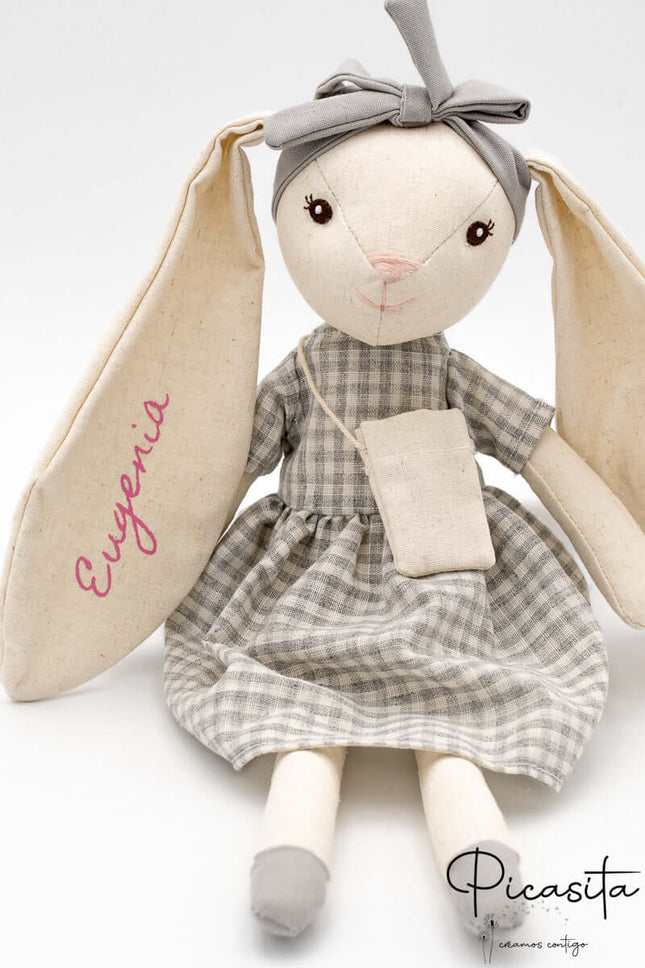 muneca_de_trapo_conejita_gris
