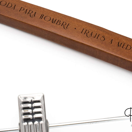 perchas_de_madera_con_pinzas