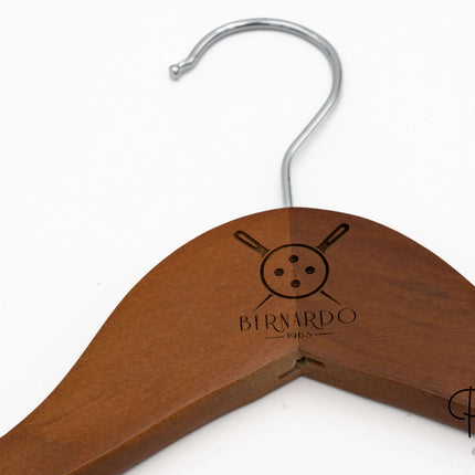 perchas_de_madera_con_pinzas