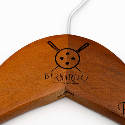 perchas_de_madera_con_pinzas